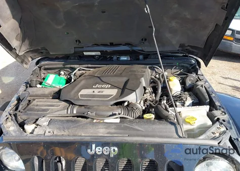 2014 Jeep Wrangler Unlimited Sahara z USA, uszkodzony, nr VIN 1C4BJWEG3EL137907